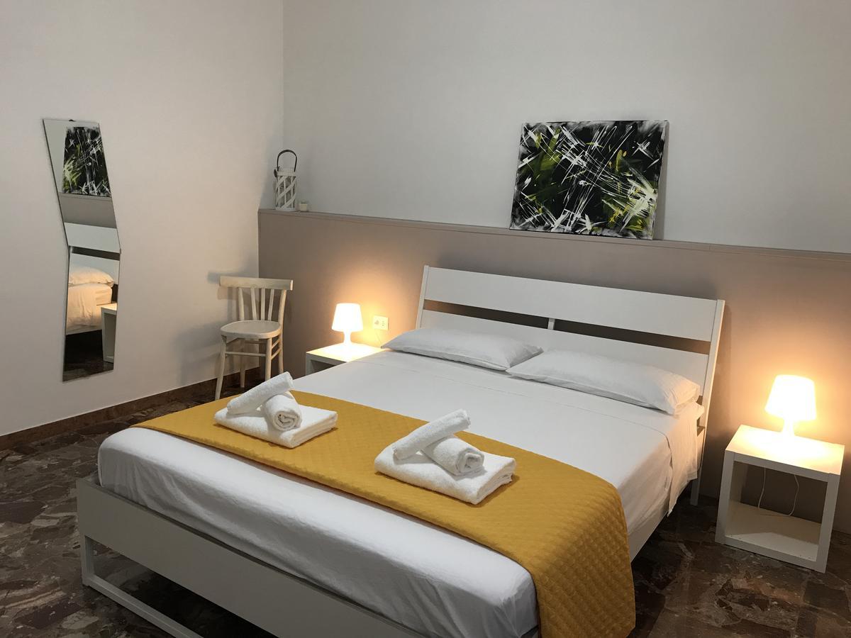 B&B Civico22 Чивитанова-Марке Экстерьер фото
