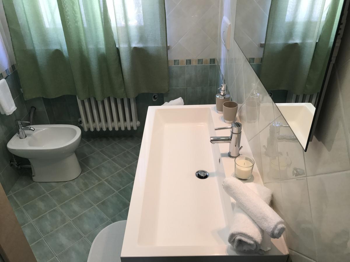 B&B Civico22 Чивитанова-Марке Экстерьер фото
