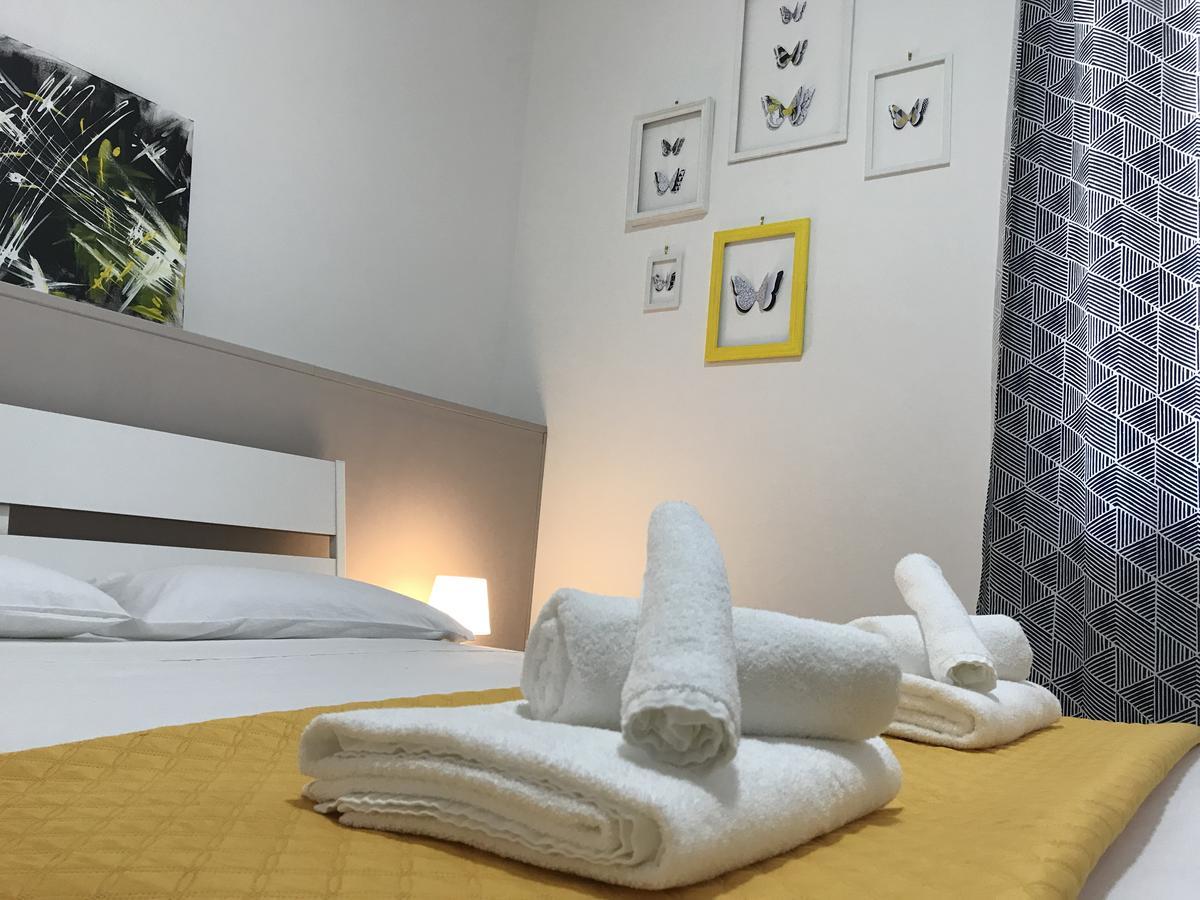 B&B Civico22 Чивитанова-Марке Экстерьер фото